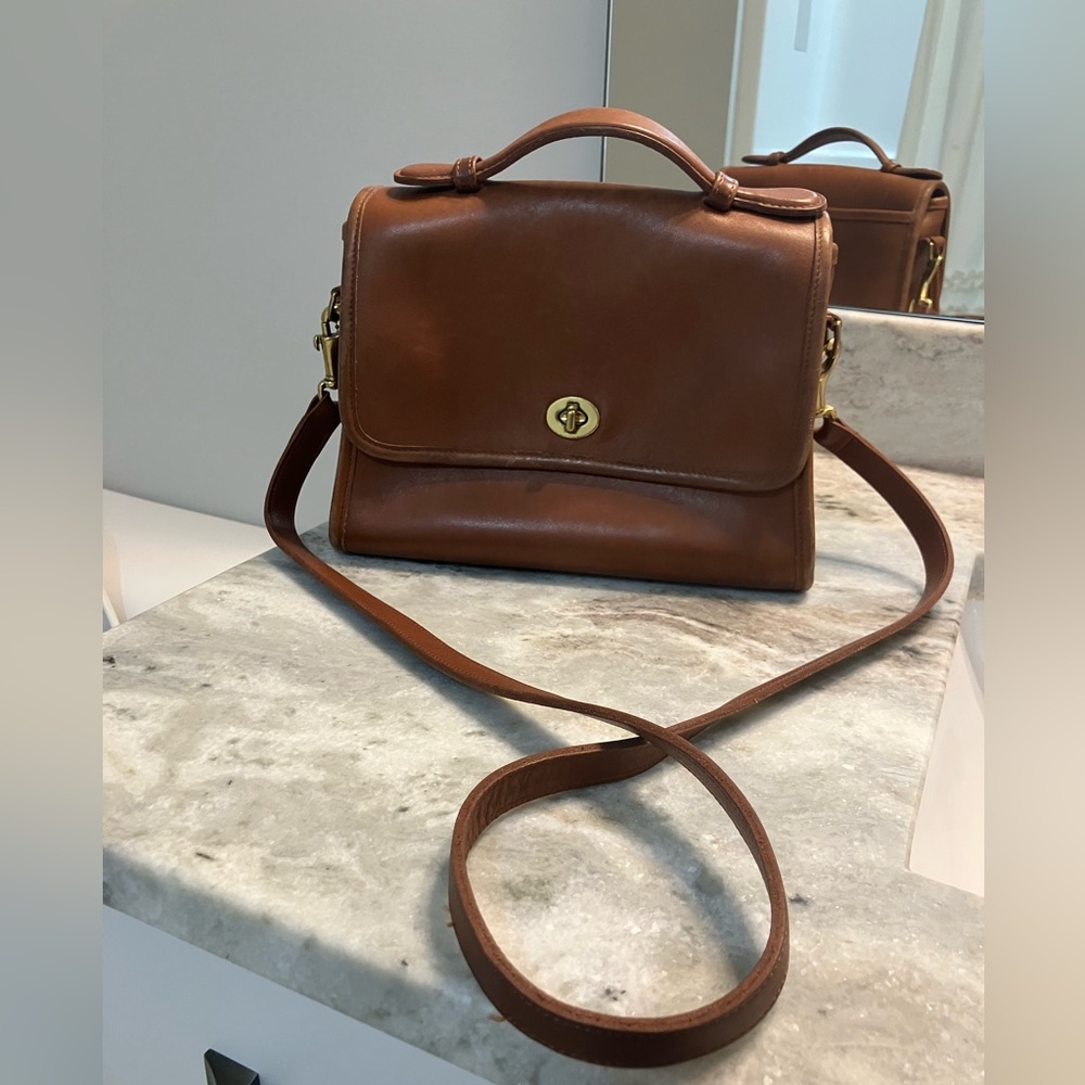 Vintage Coach 9870 Court bag British tan gold hardware
